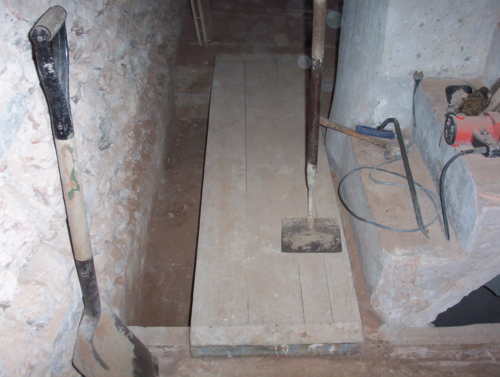 Vaciado rellano escalera