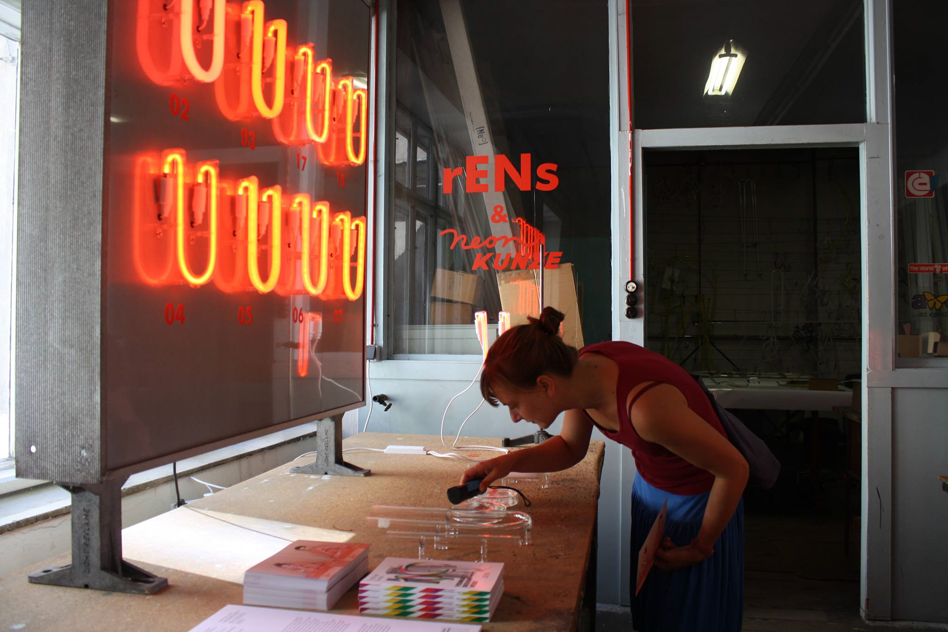 Guided Tour / Neon Kunze