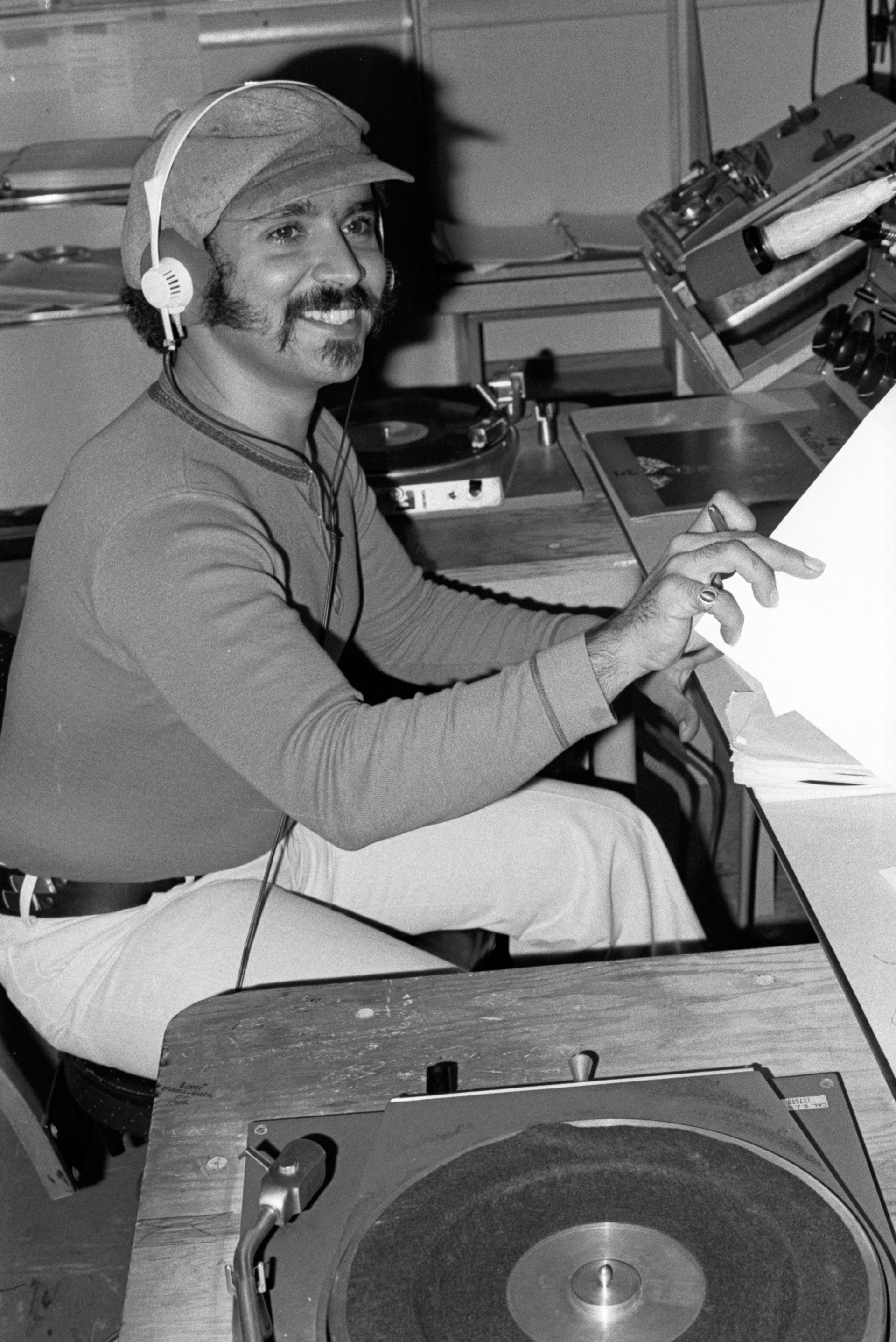 Latino Radio Chico Irrizary