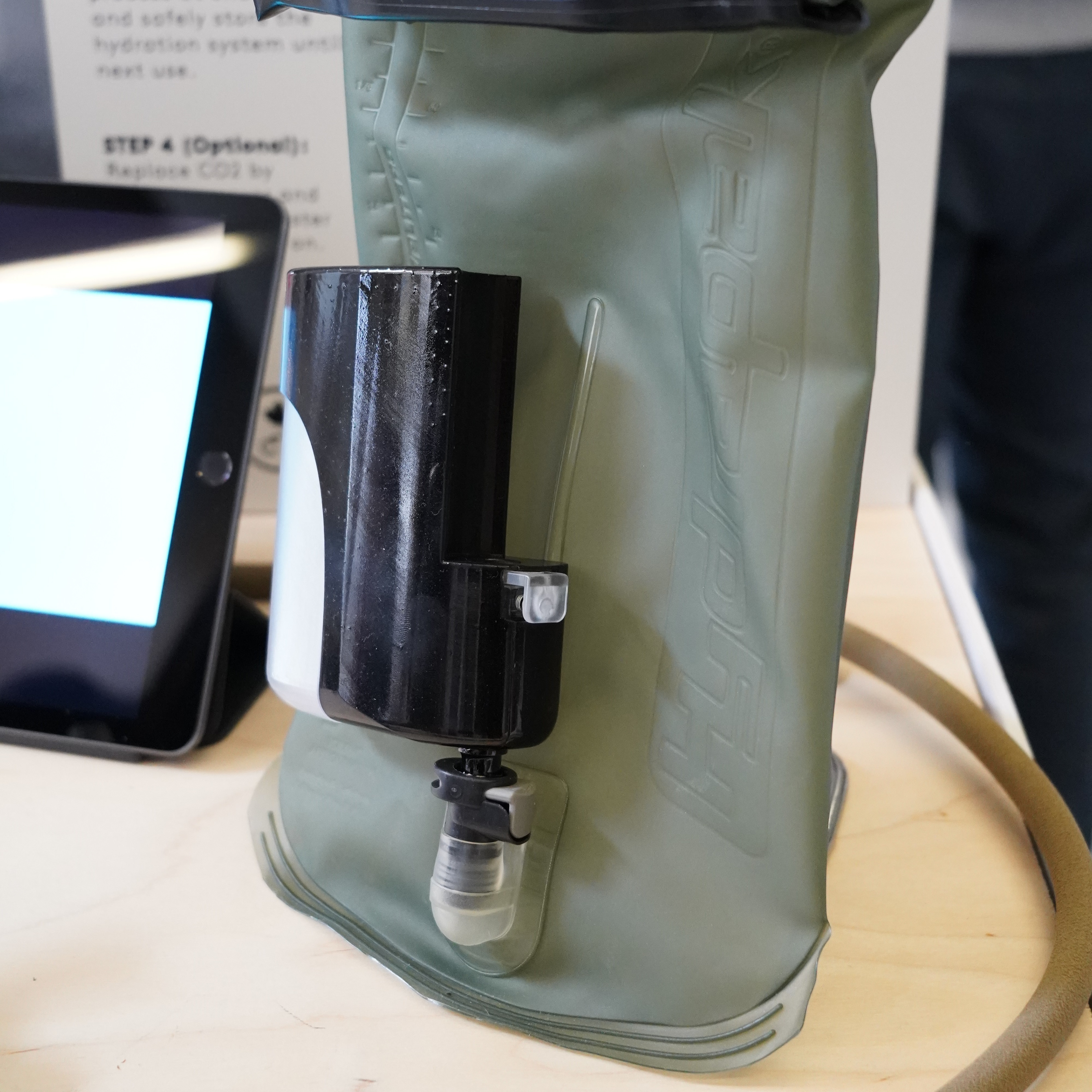 CO2 Pressurizer on Water Bladder