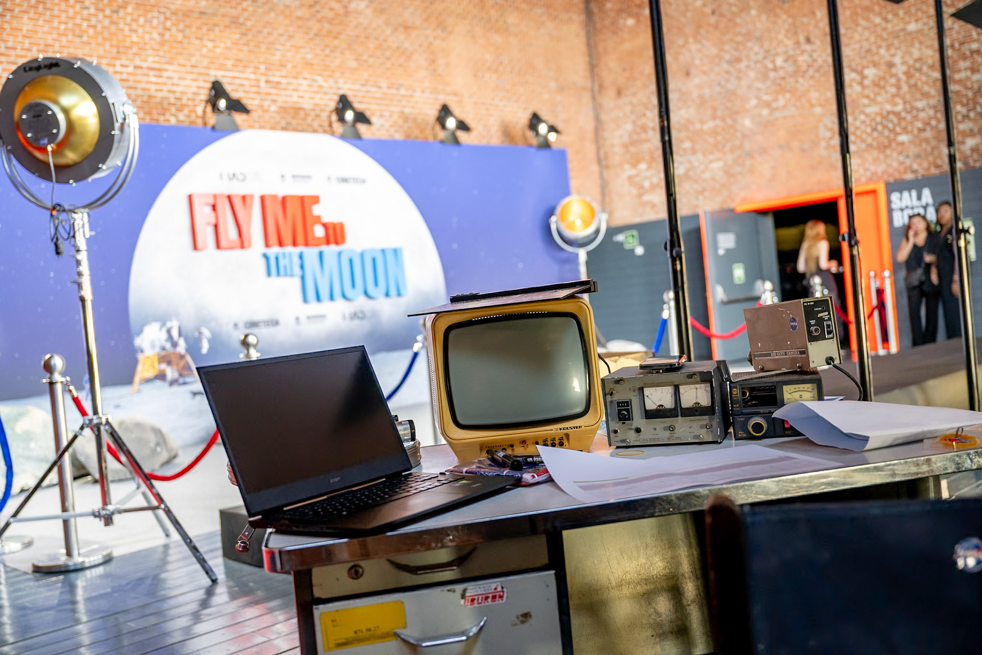 Premier Fly Me To The moon