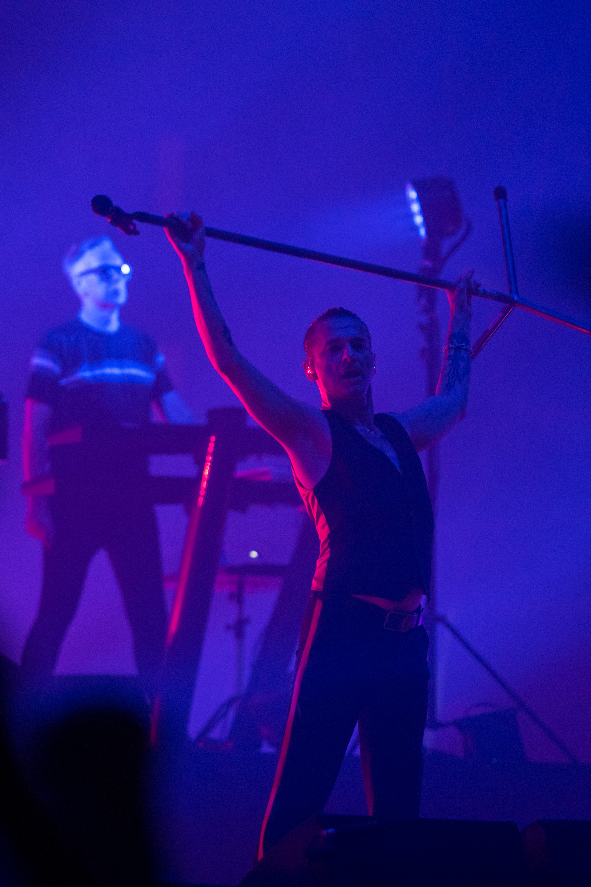 Imagen del concierto de la Gira Spirit tour de Depeche Mode. Con Dave Gahan y Andy Fletcher