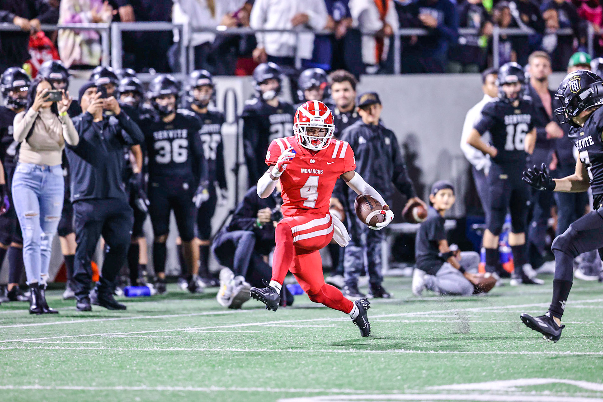 Mater Dei vs. Servite