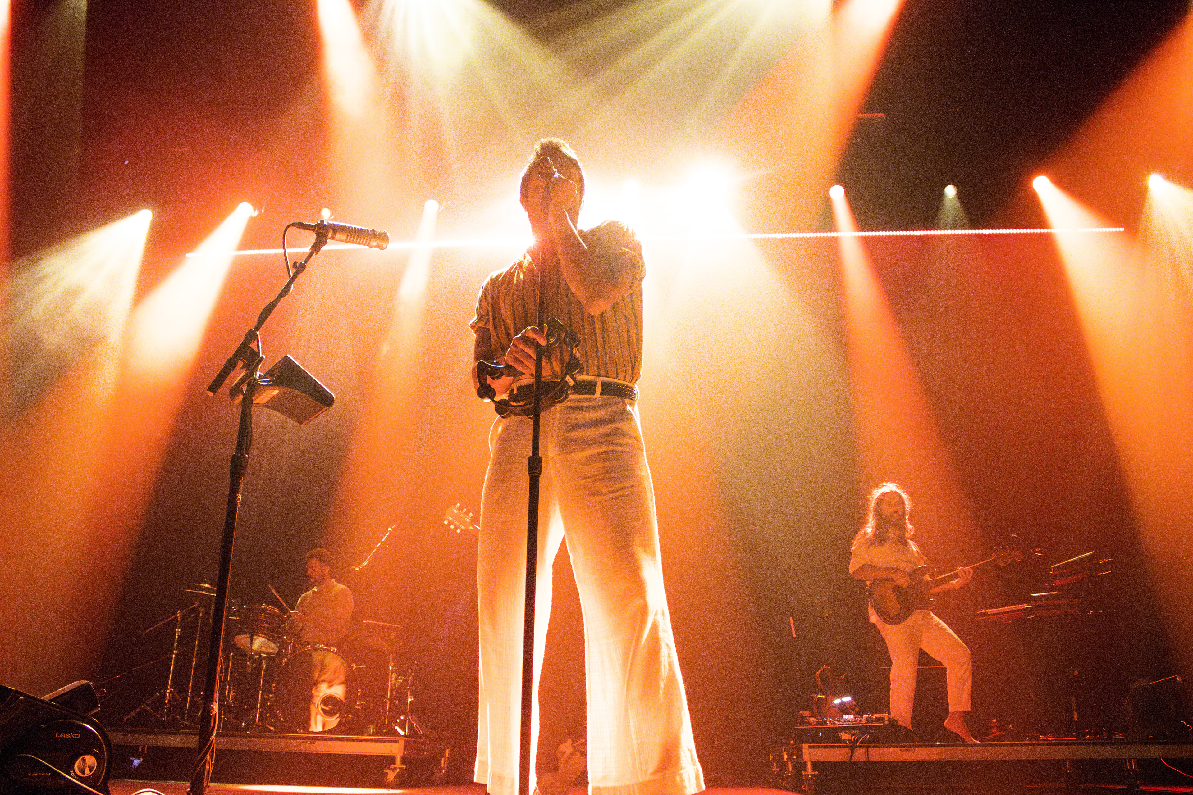 Young the Giant (12.01.23)