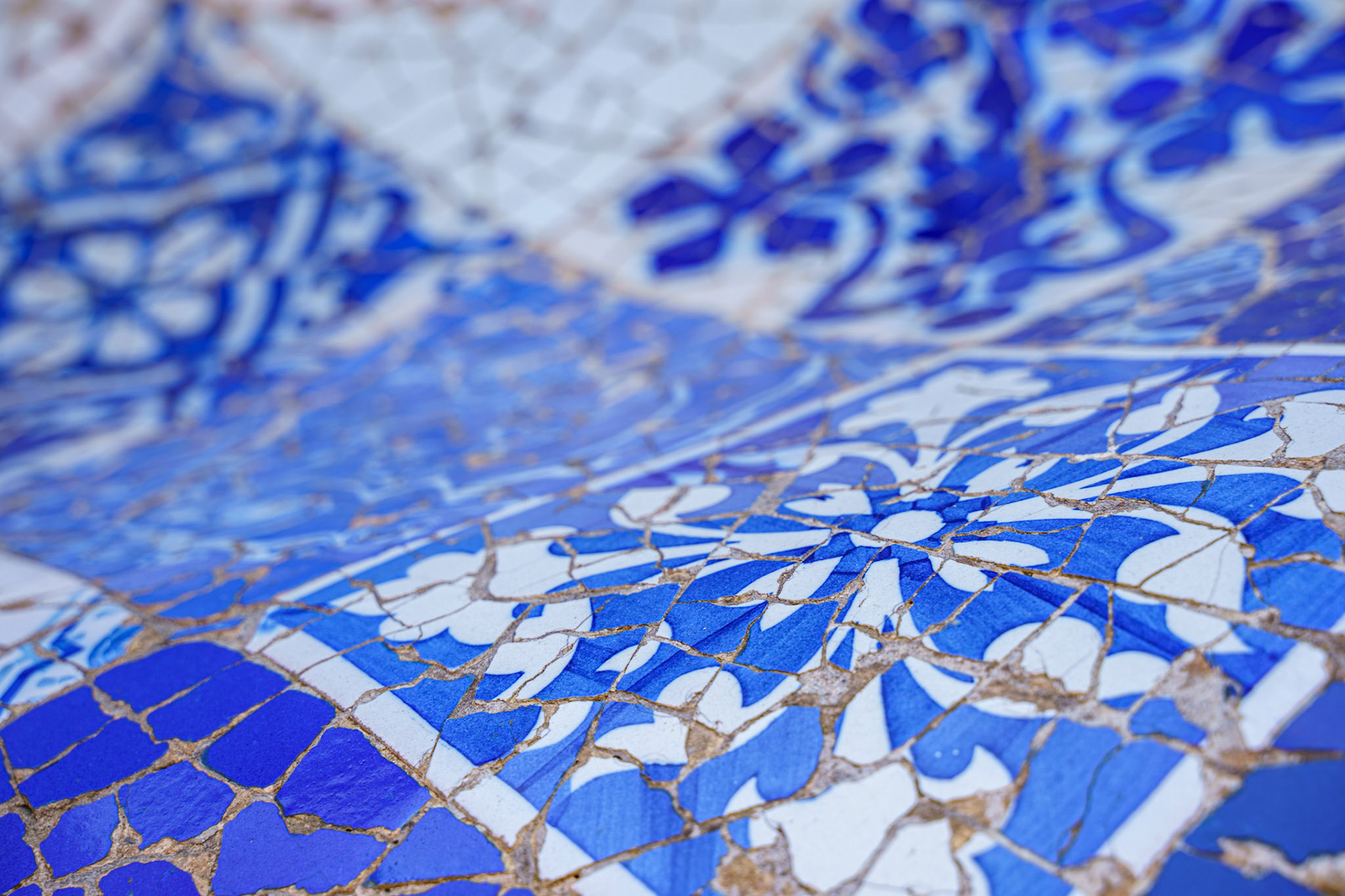 Tile on the Casa del Guarda in Park Güell