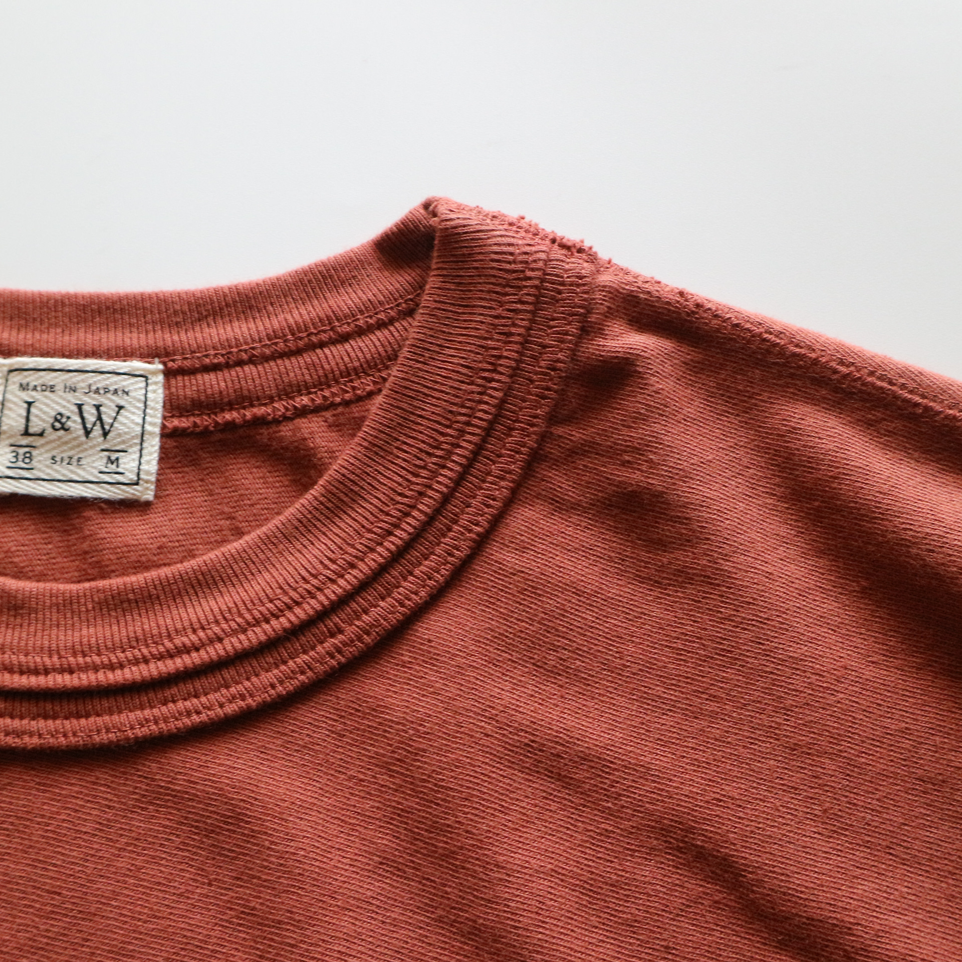LRC1126 - LOOPWHEELED DOUBLE BINDER POCKET CREW