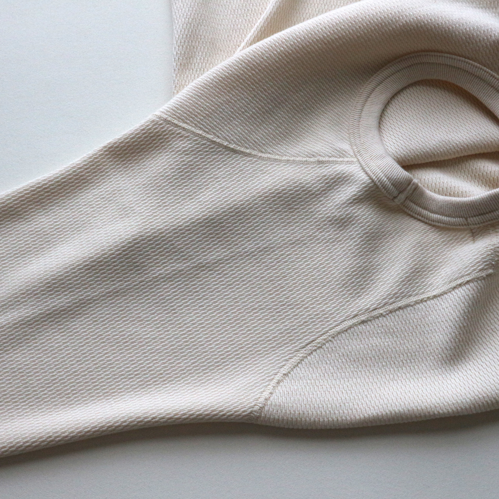 LRC1069 - COMBED YARN HIGH TENSION HONEYCOMB THERMAL CREWNECK