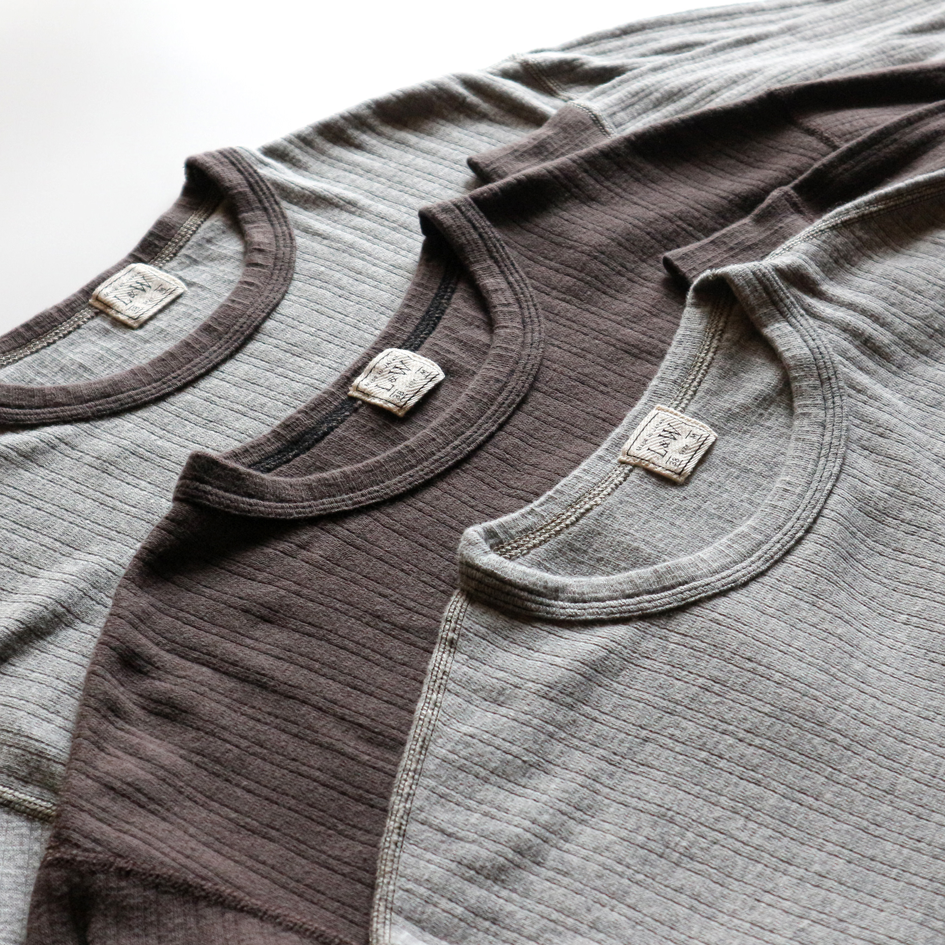 LRC1114 - SMOOTH DROP NEEDLE RIB KNIT L/S CREW