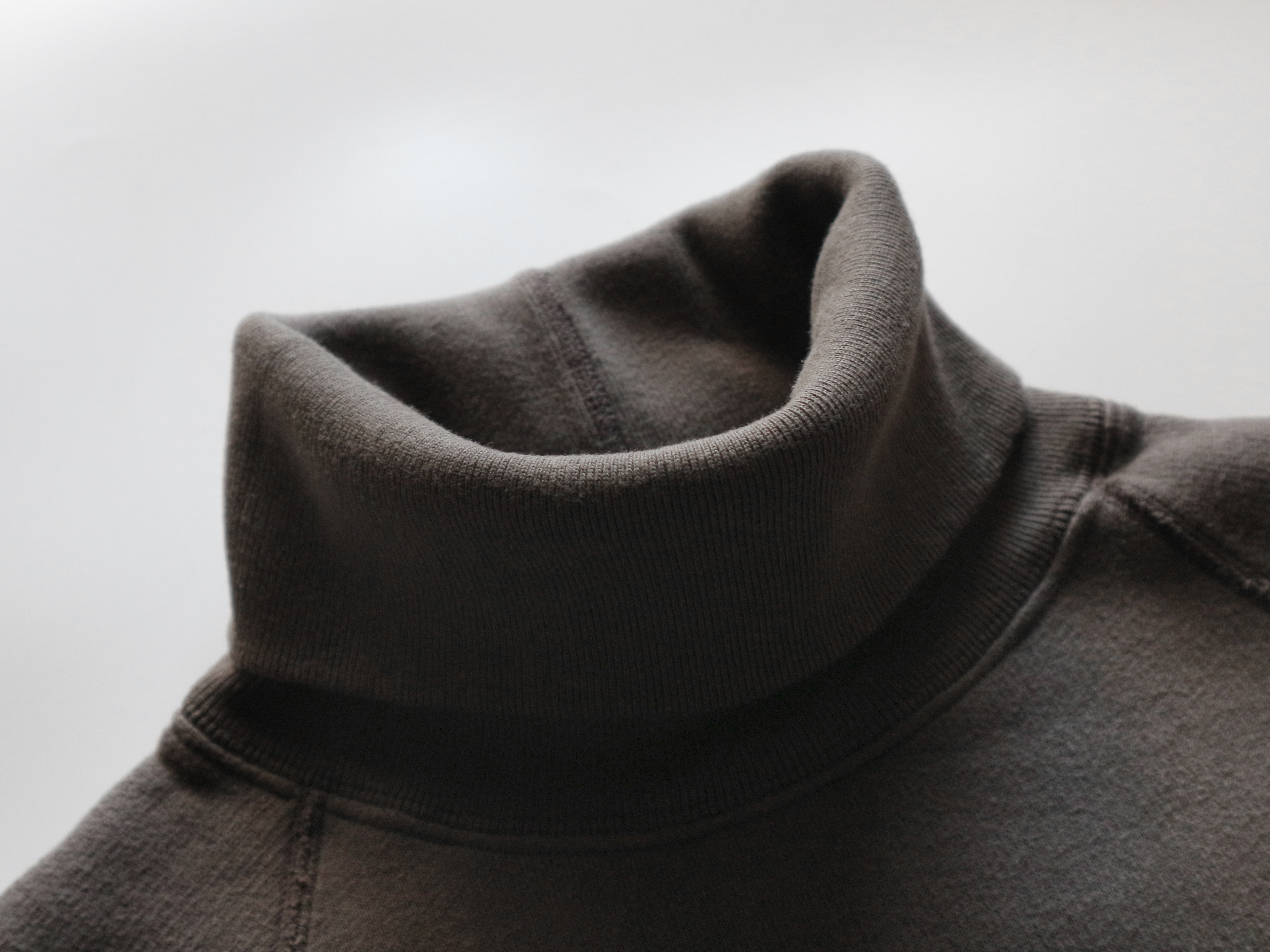 LCS1006 - SUPER FLUFFY KNIT RAGLAN TURTLENECK