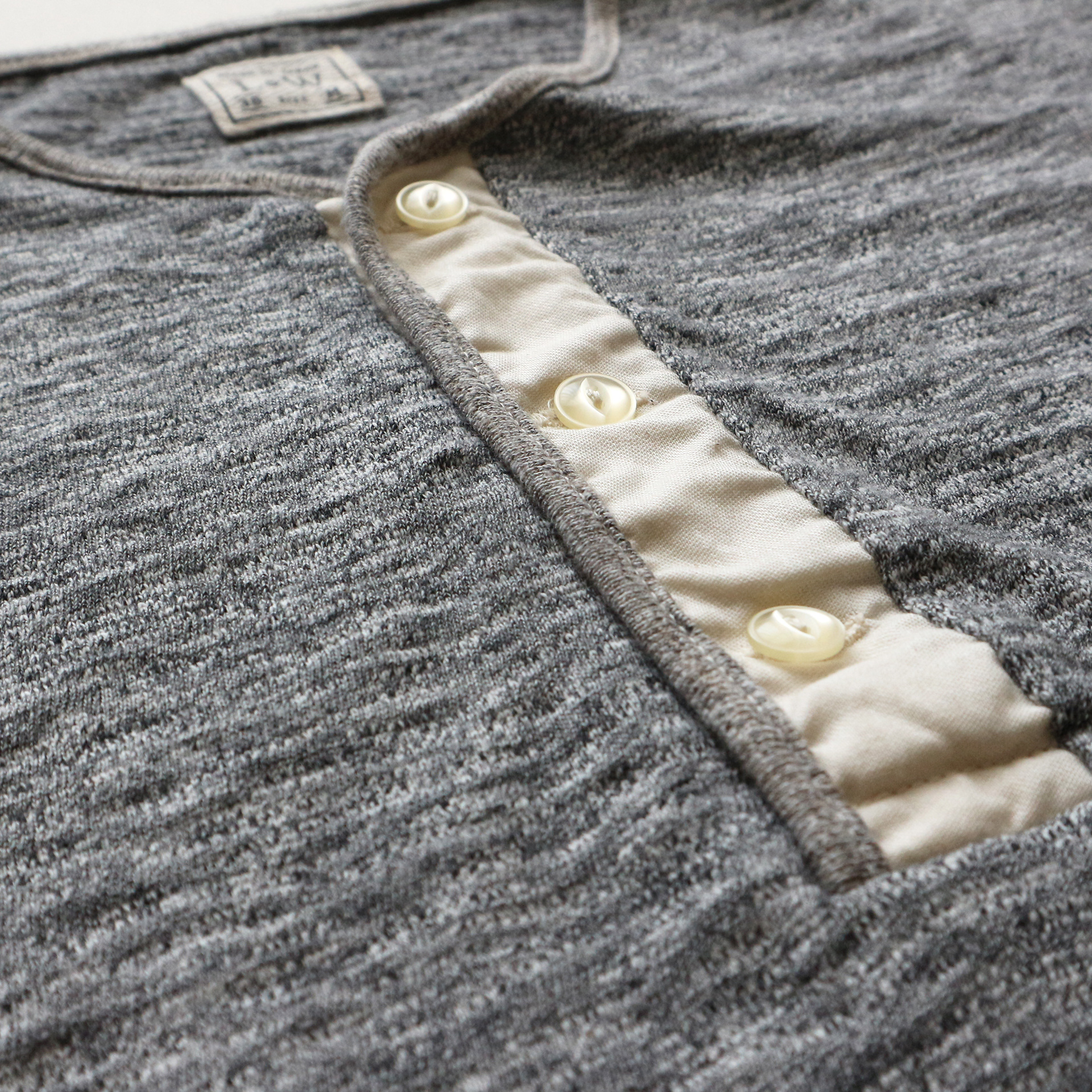 LRH1030 - EDGE PIPING CLASSIC HENLEY