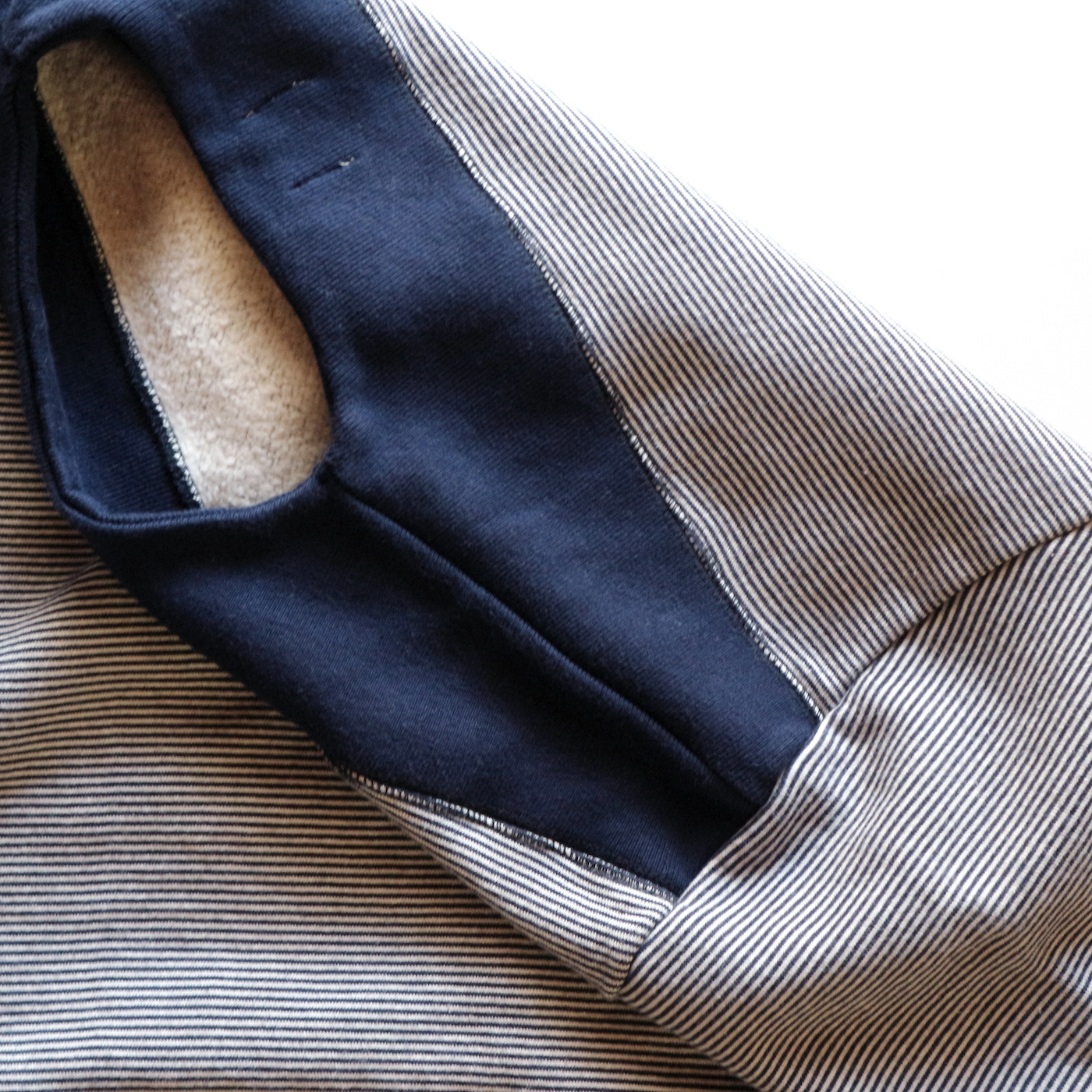 LRC1105 - SZ VINTAGE PINBORDER KNIT BOATNECK SWEATSHIRT