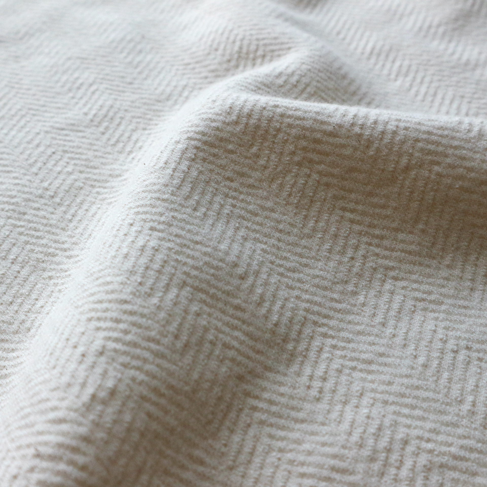 LRC1093 - HERRINGBONE PILE RAGLAN CREWNECK