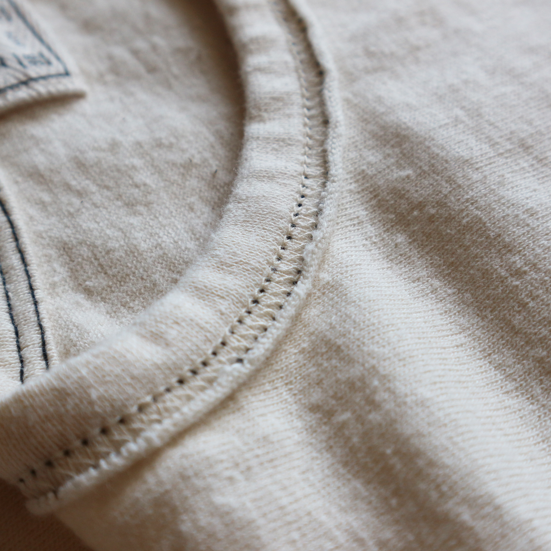 LRC1090 - RECYCLED NEP PLATING DOT SEAM L/S CREWNECK