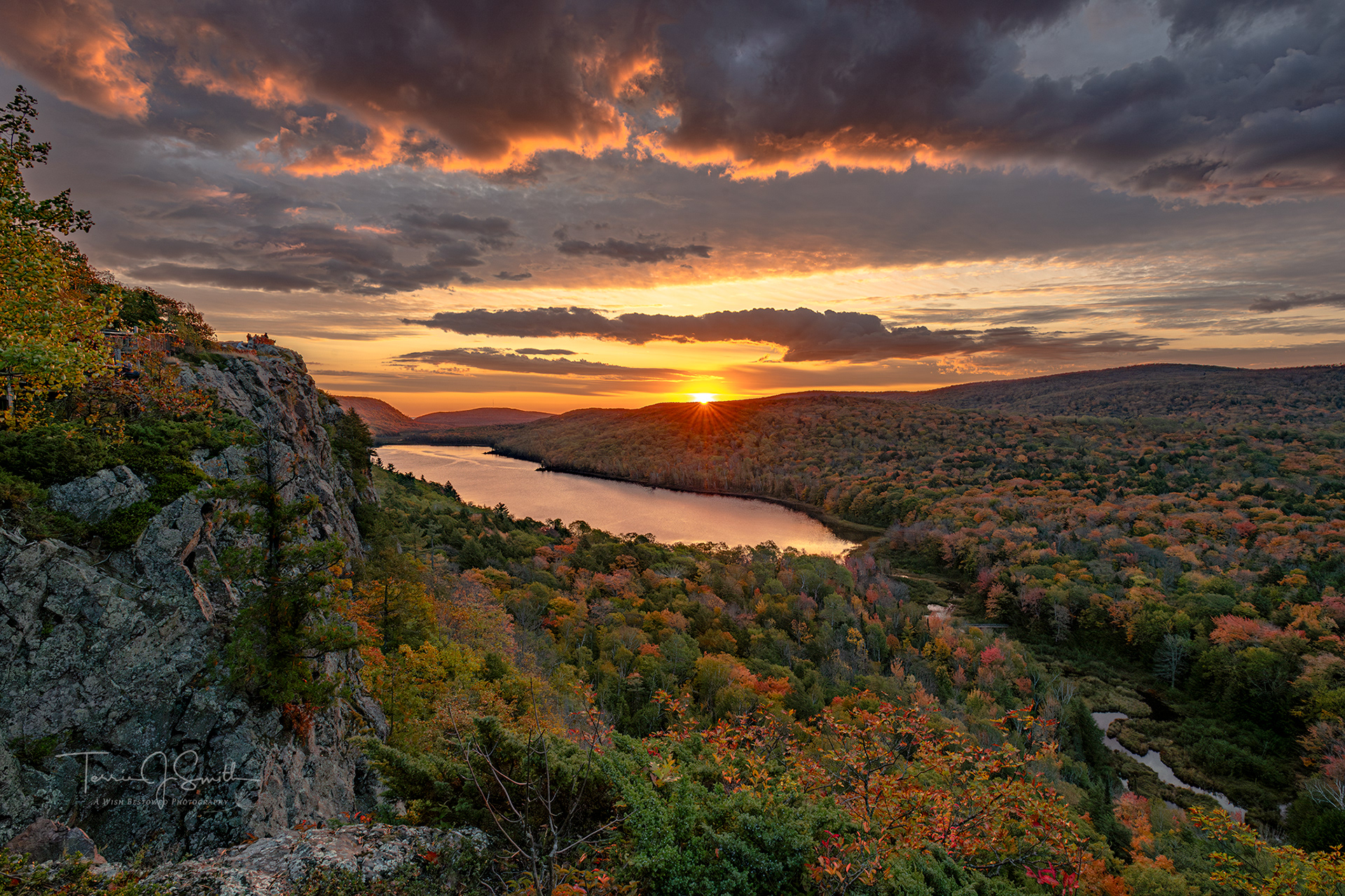 Lake of the Clouds Sunrise - October 2023