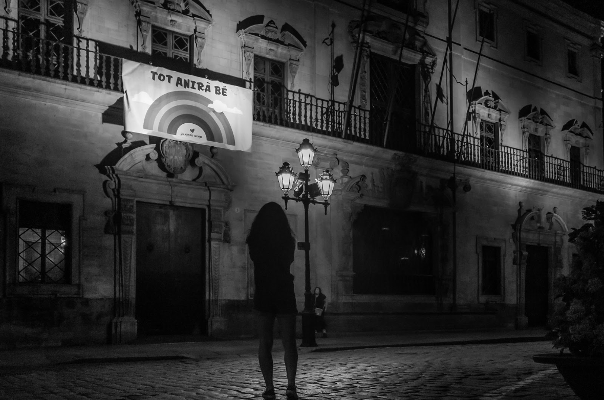 2021 - “Menció Especial” concurs de fotografia «Quotidianitat, medi i paisatge. Pandèmia i fotografia». Obra: “TOT ANIRÀ BÉ”. Exposició edifici Sa Riera de Palma (29/03/2021 al 15/04/2021).