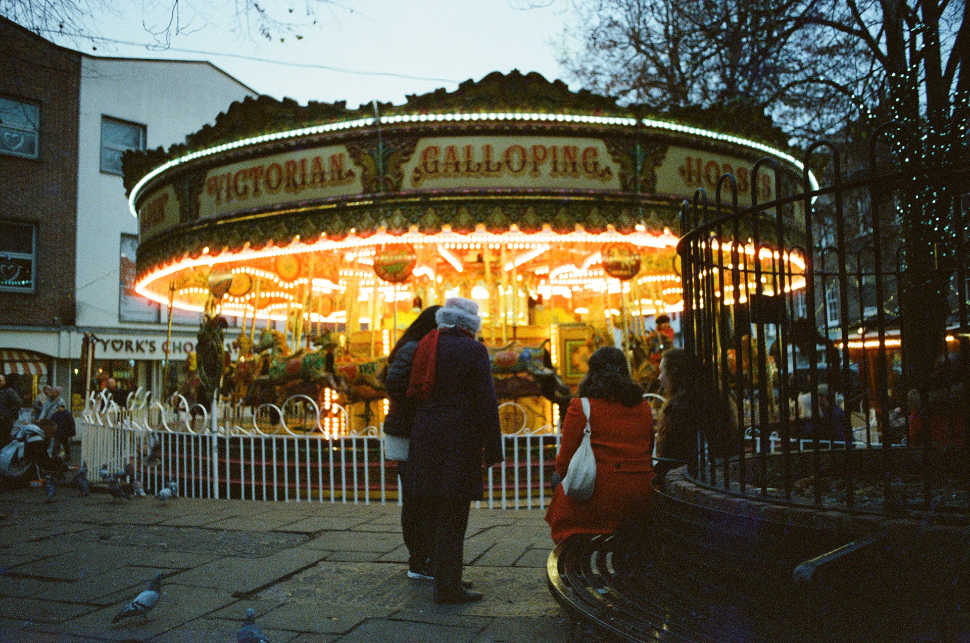 Nikon FM3a, Nikon Series E 28mm ƒ2.8, Cinestill 800T