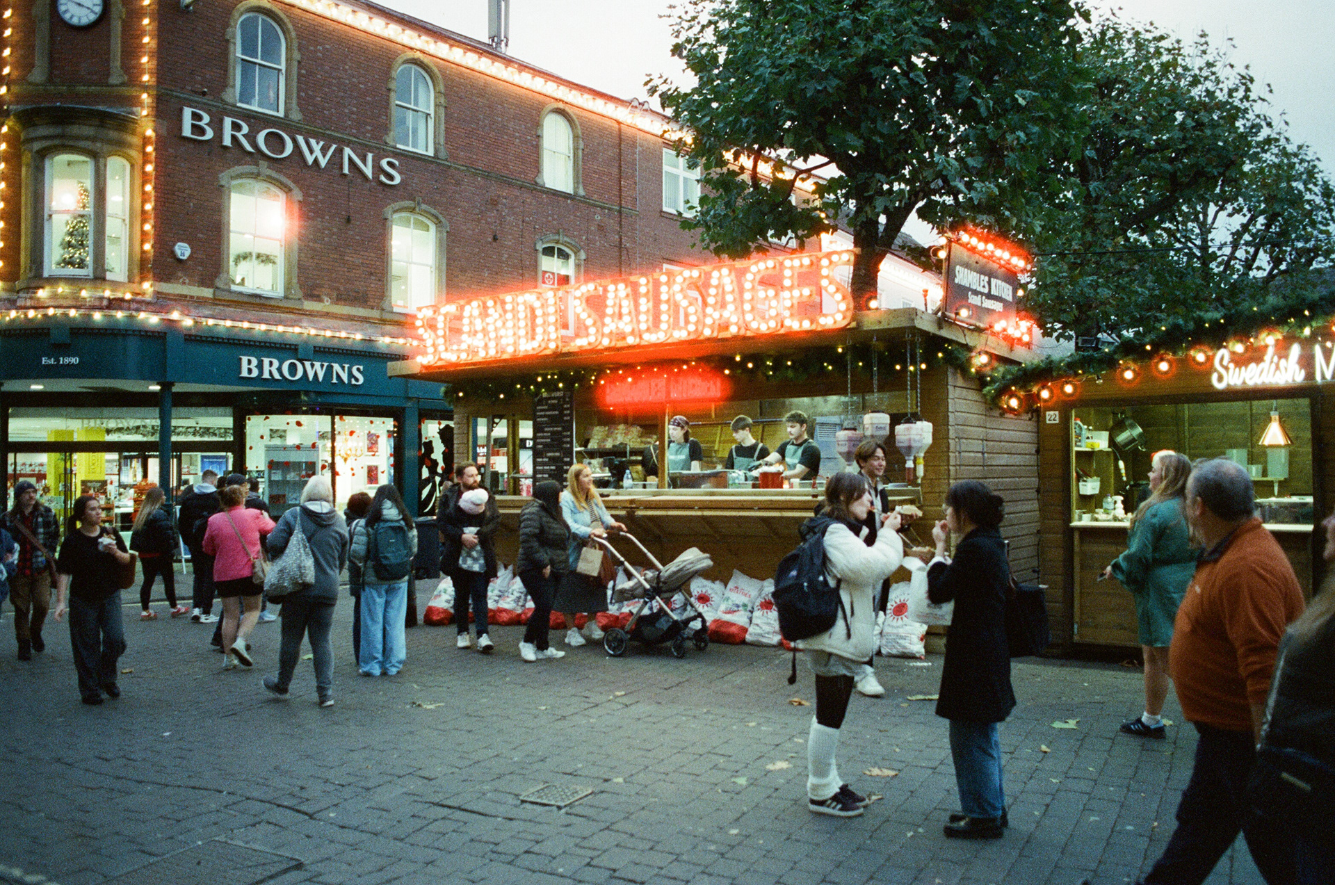 Nikon FM3a, Nikon Series E 28mm ƒ2.8, Cinestill 800T