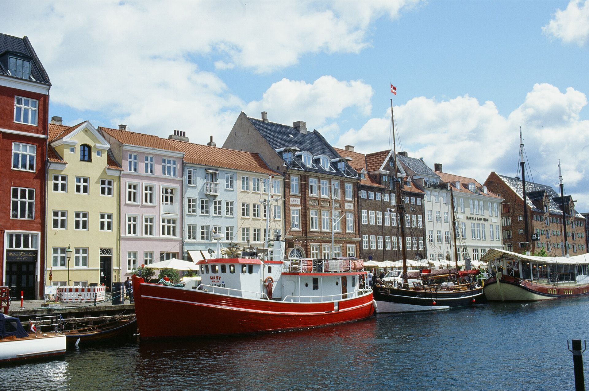 Nikon FM3a, Carl Zeiss Distagon 35mm ƒ2, Kodak Ektachrome E100