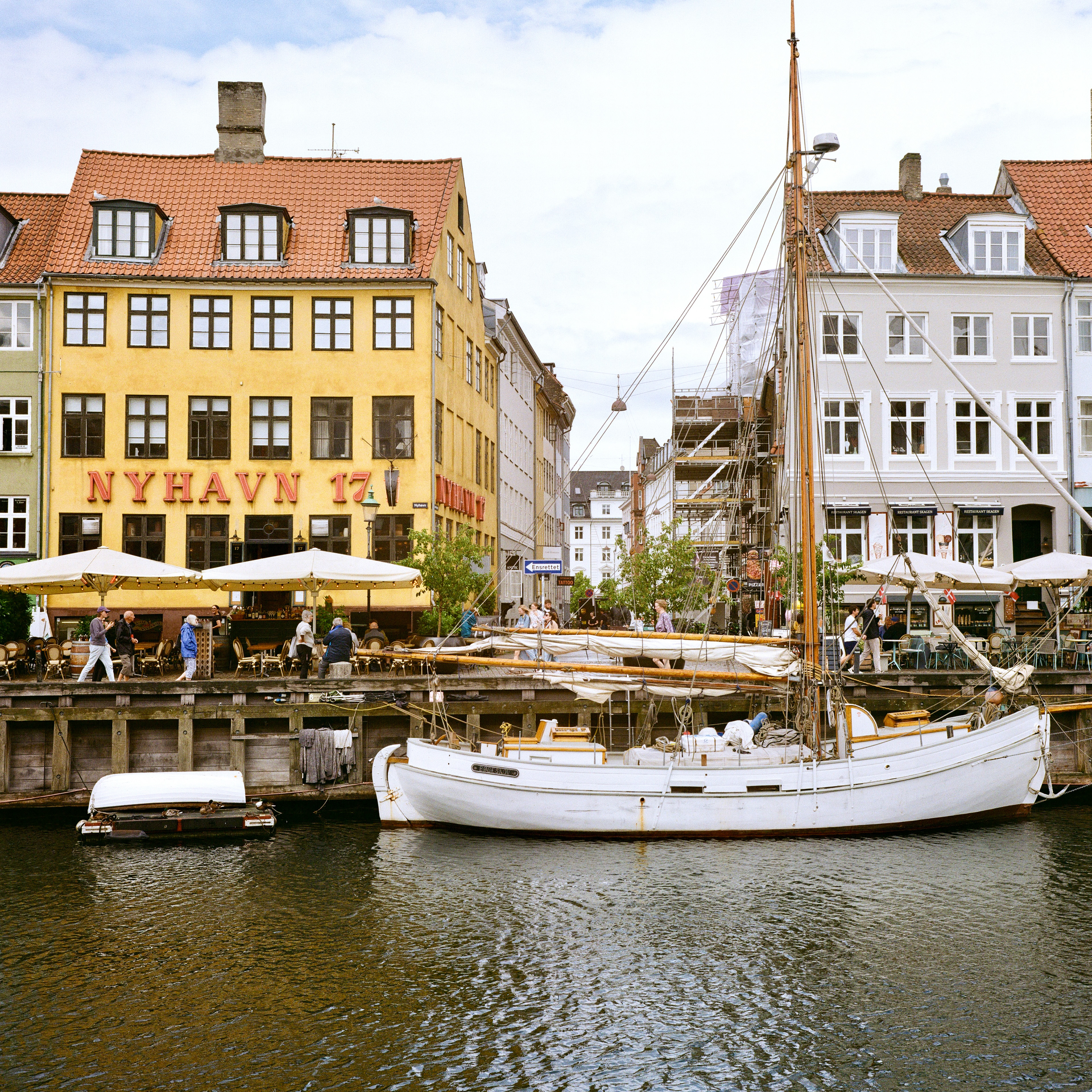 Rolleiflex 3.5F, Zeiss Planar 75mm ƒ3.5, Kodak Gold 200