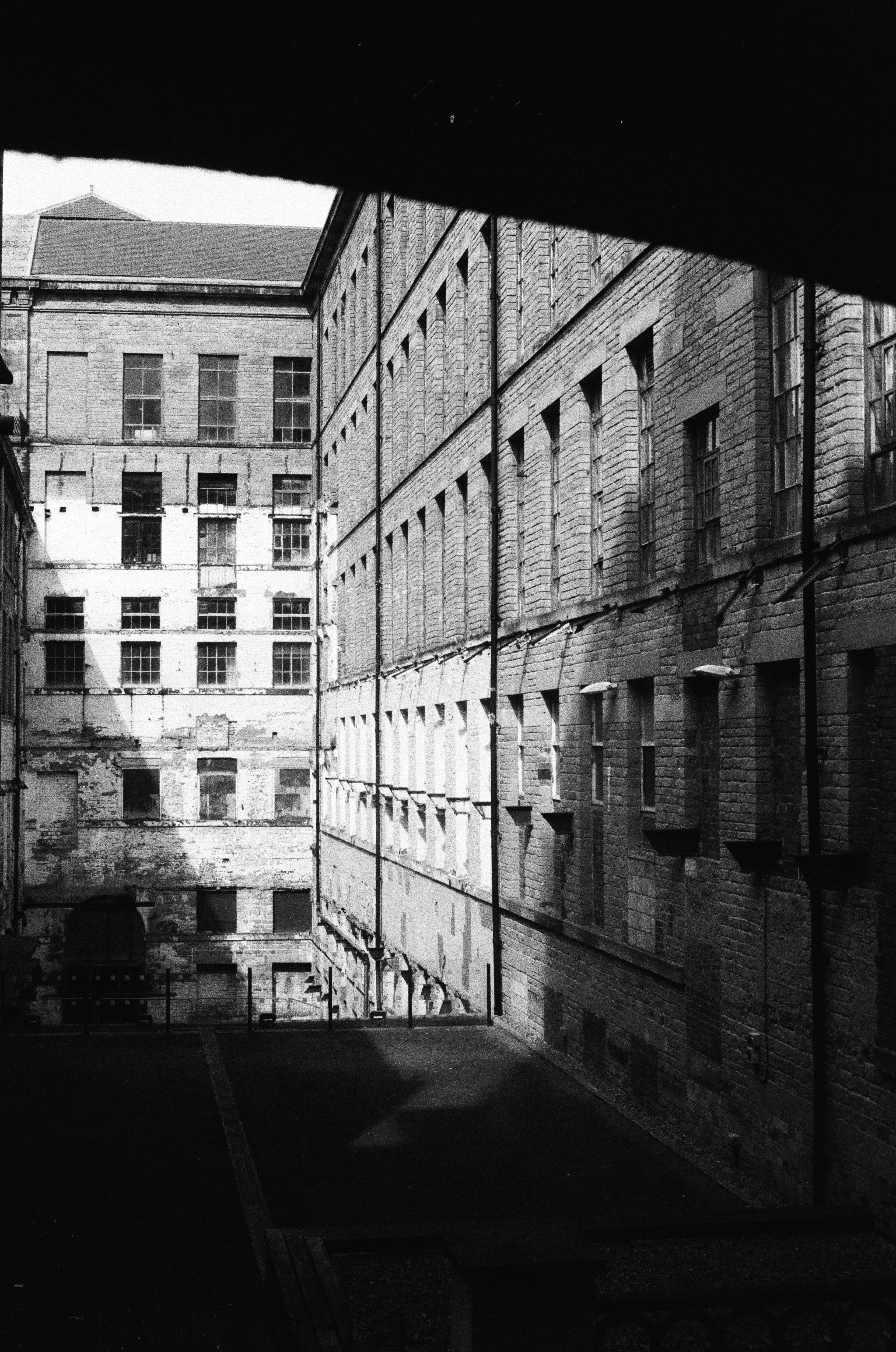 Nikon FM3a, Carl Zeiss Distagon 35mm ƒ2, Kentmere 400 (+2 stops)