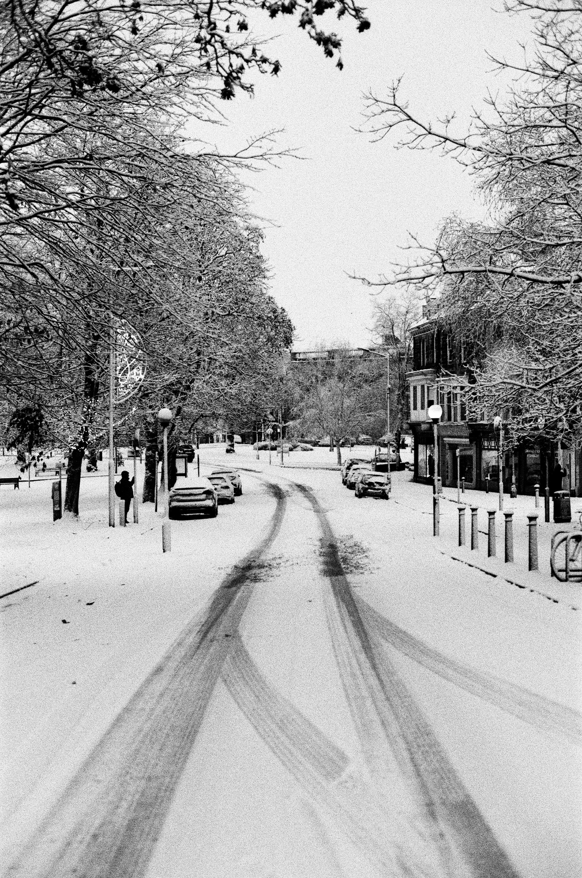 Nikon FM3a, Nikkor AI-S 50mm ƒ1.4, Ilford HP5+ (+2 stops)