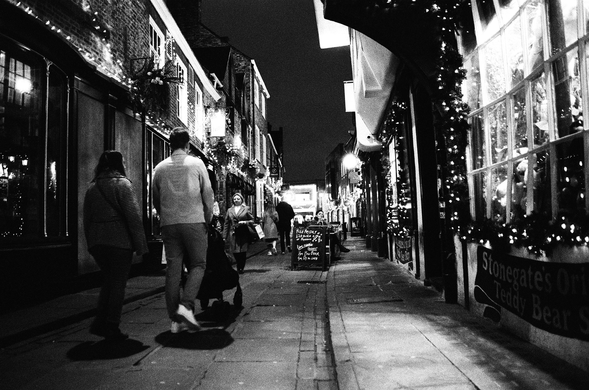 Nikon FM3a, Nikon Series E 28mm ƒ2.8, Ilford HP5+ (+2 stops)