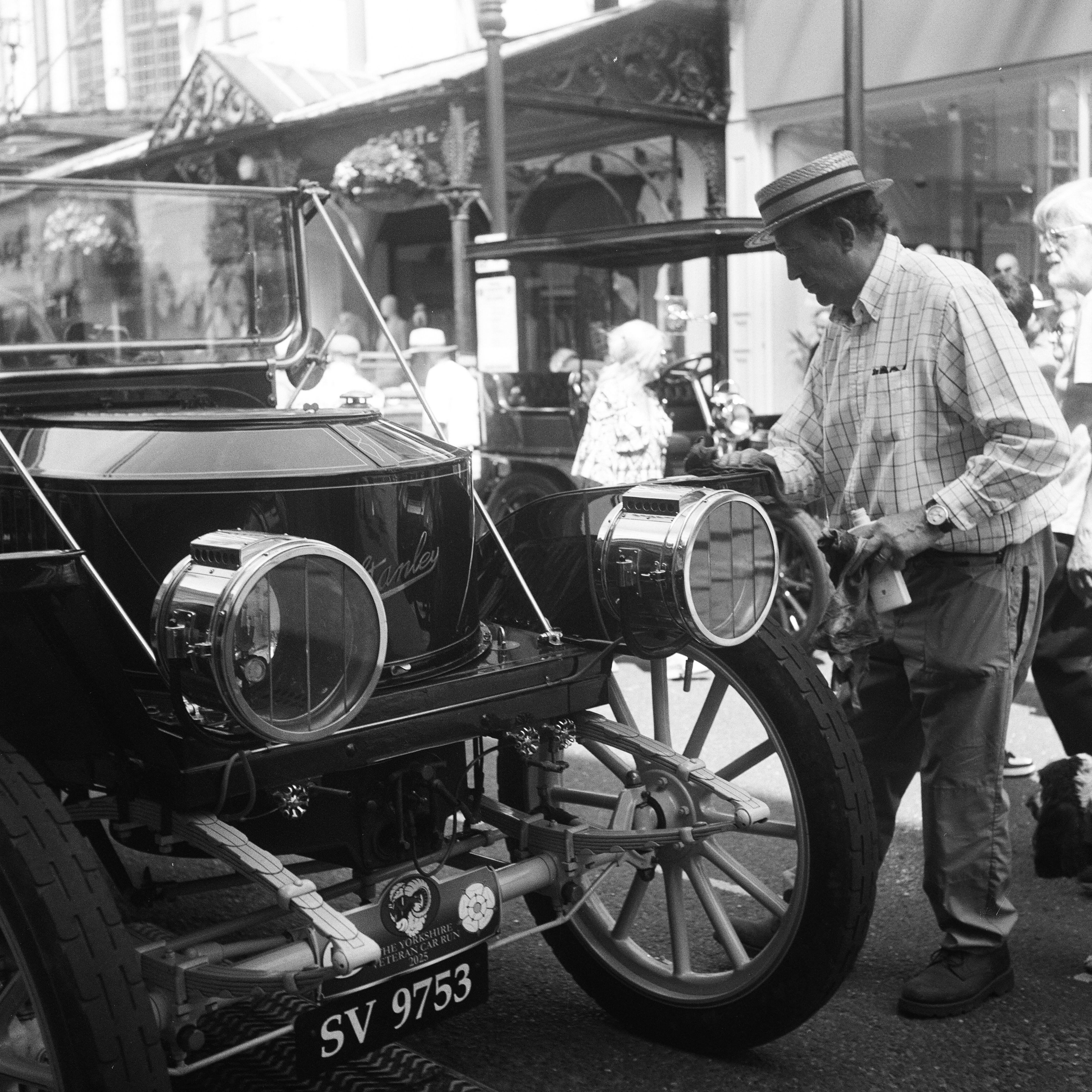 Rolleicord "Art Deco", Zeiss Jena Triotar 75mm ƒ4.5, Ilford HP5+
