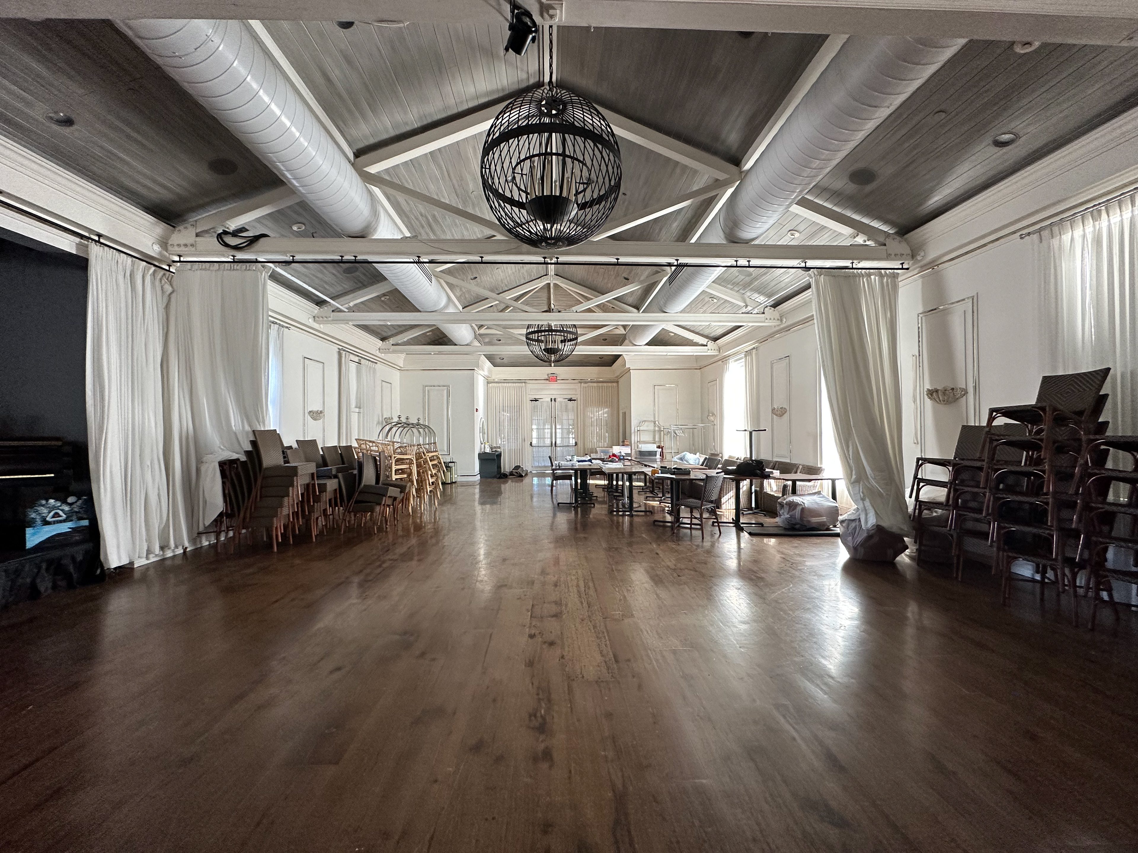 Location : Nantucket hotel Banquet hall