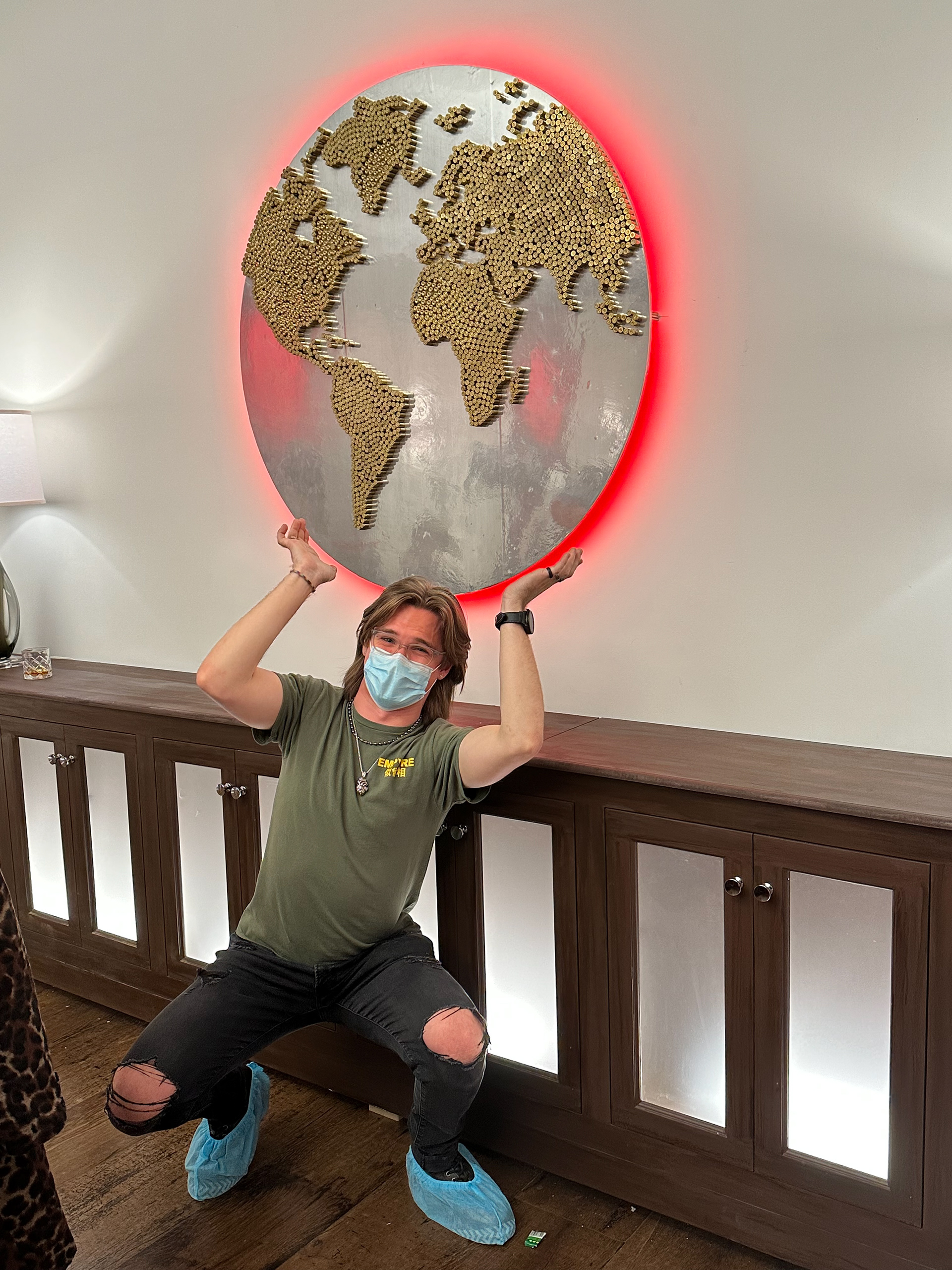 BTS : Bullet shell globe 