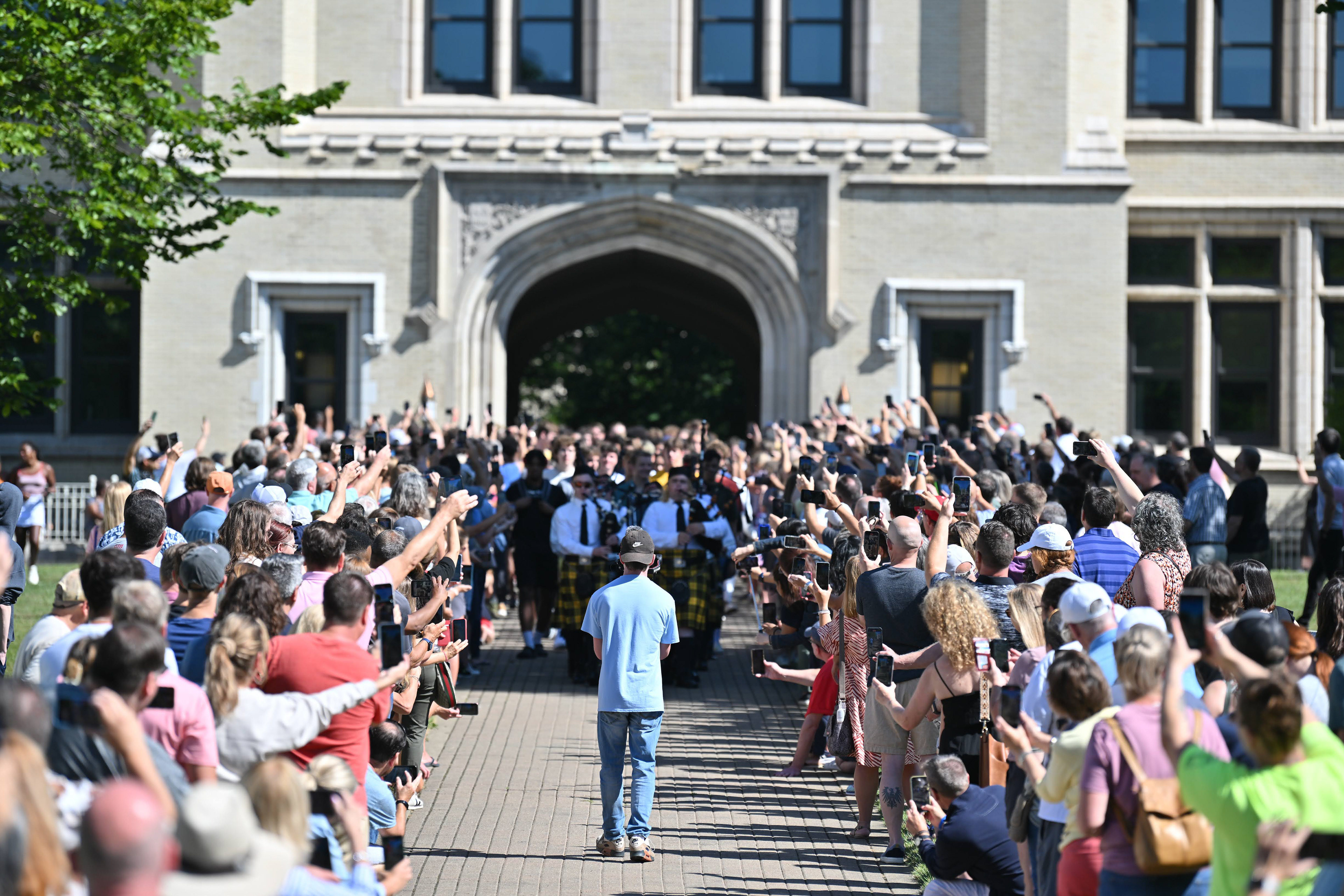 March Through the Arch 2023