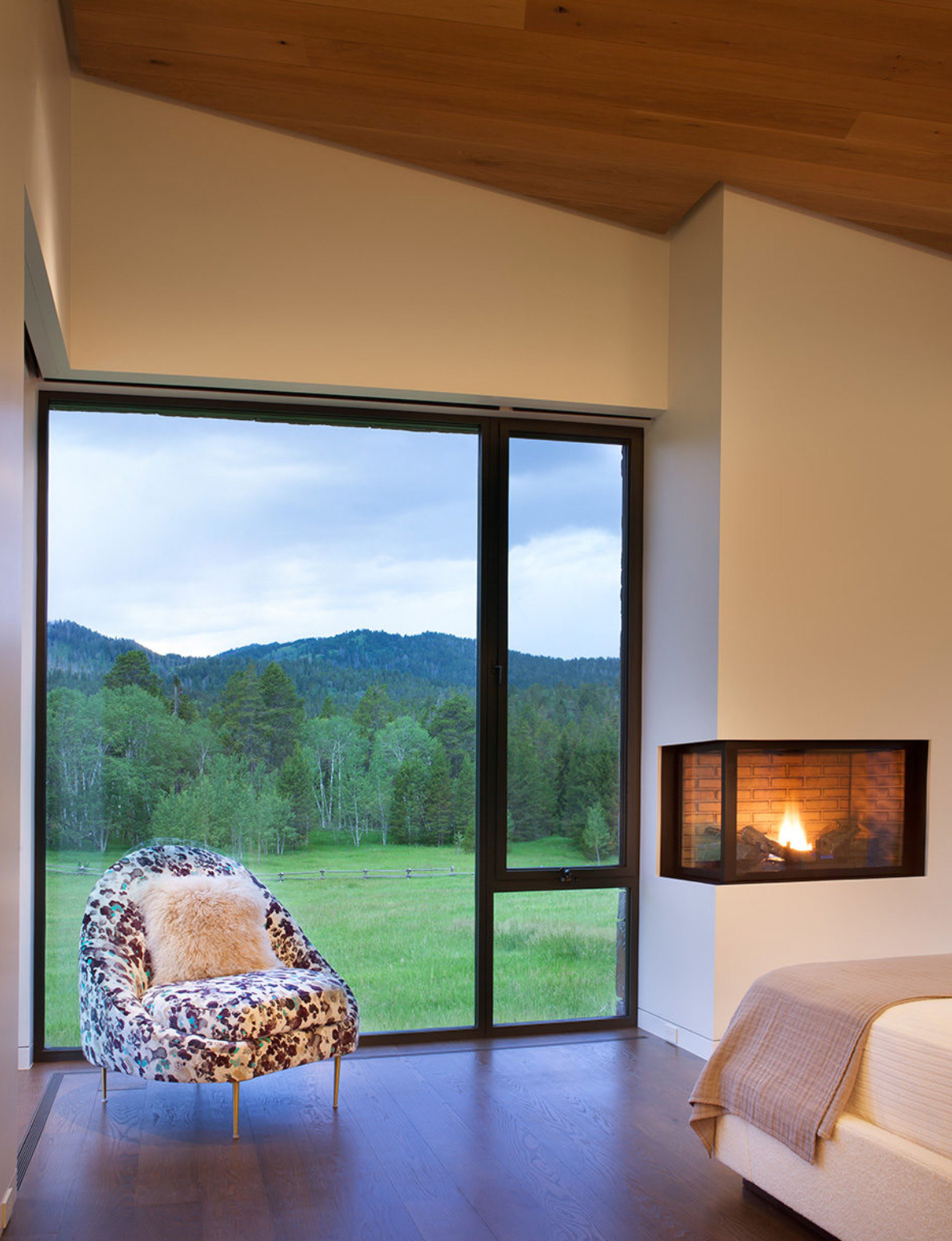 Integrated gas fireplace