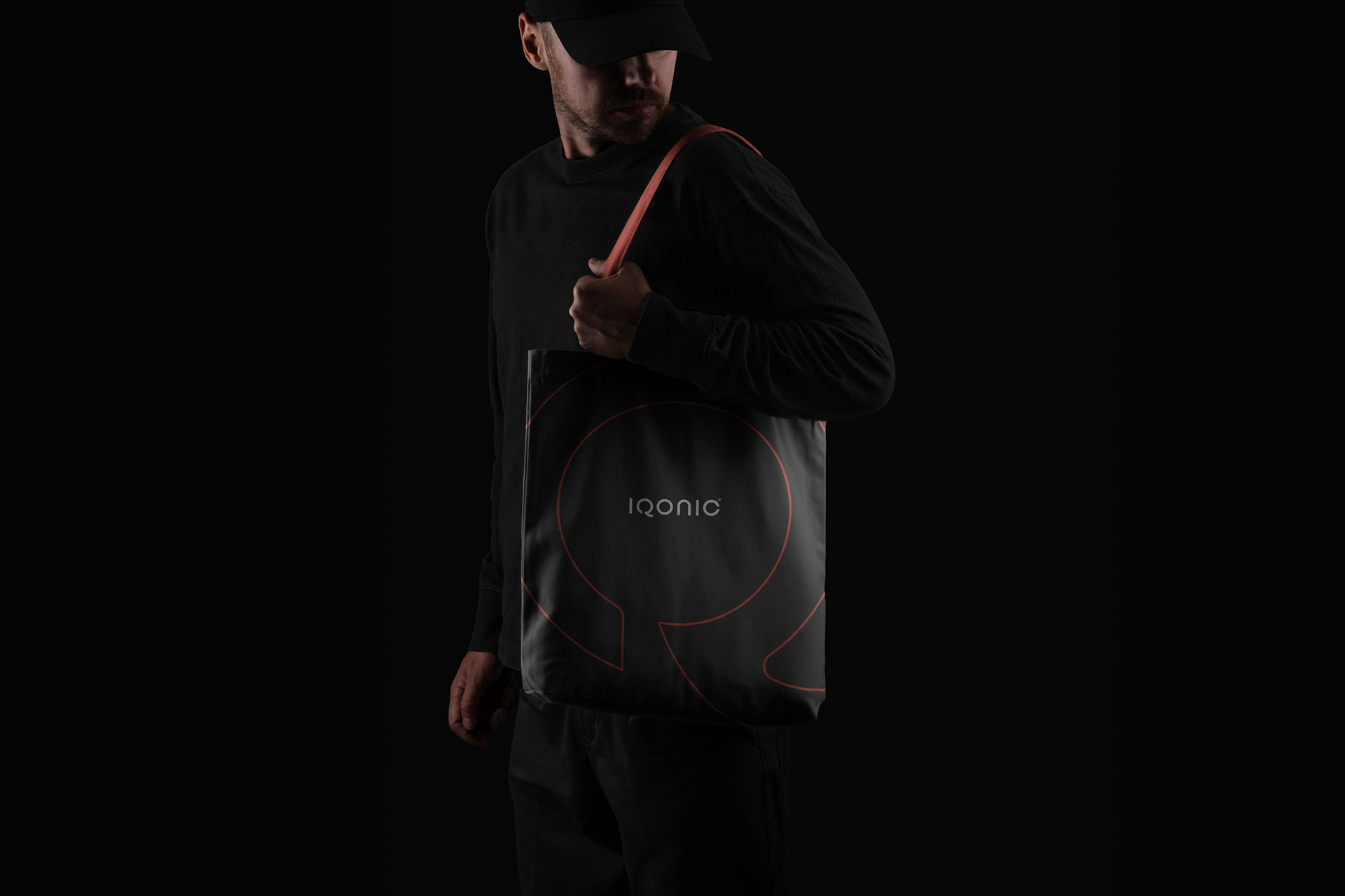 Shopper with logo and illustration