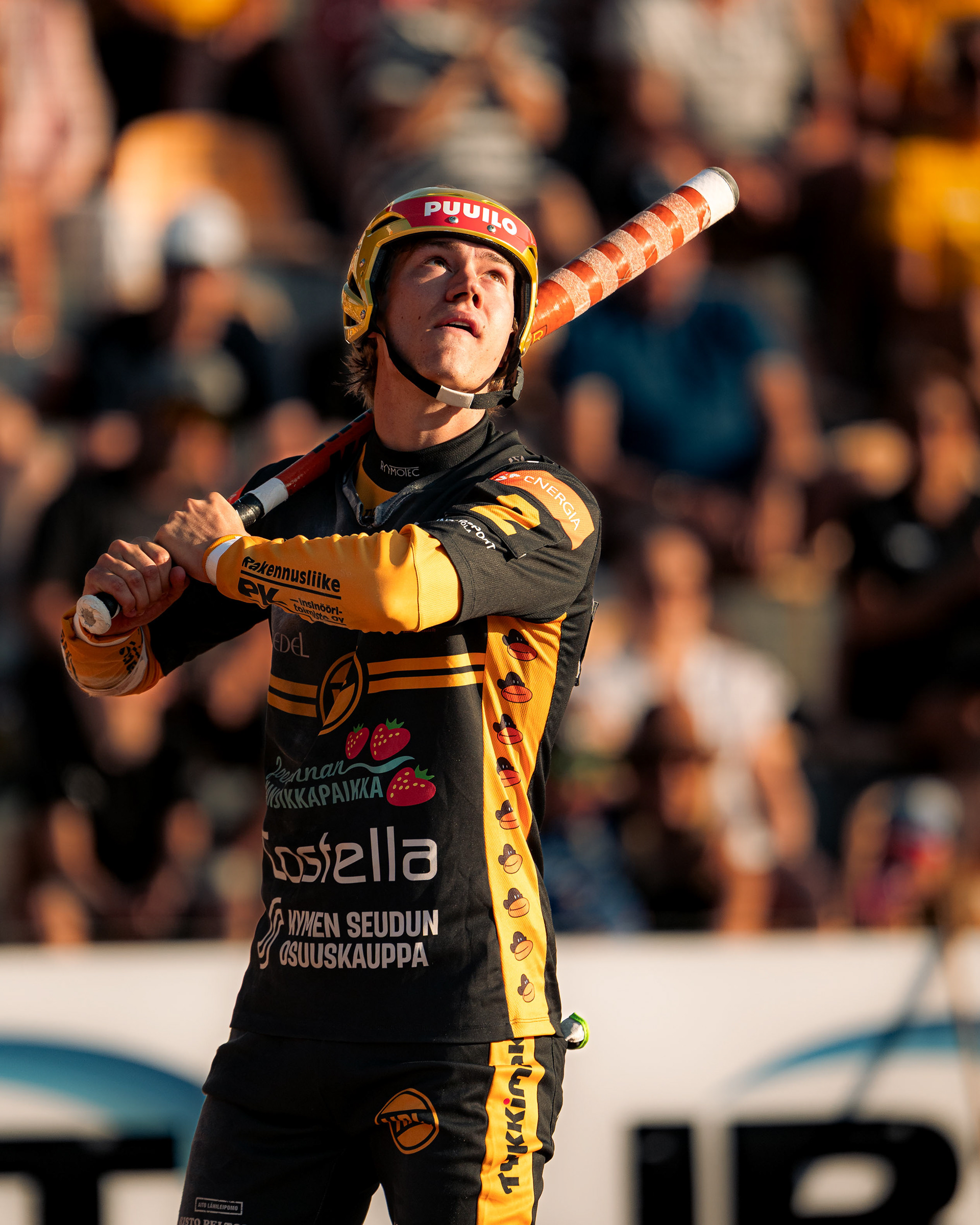 Eemeli Laine valmiina lyöntiin.