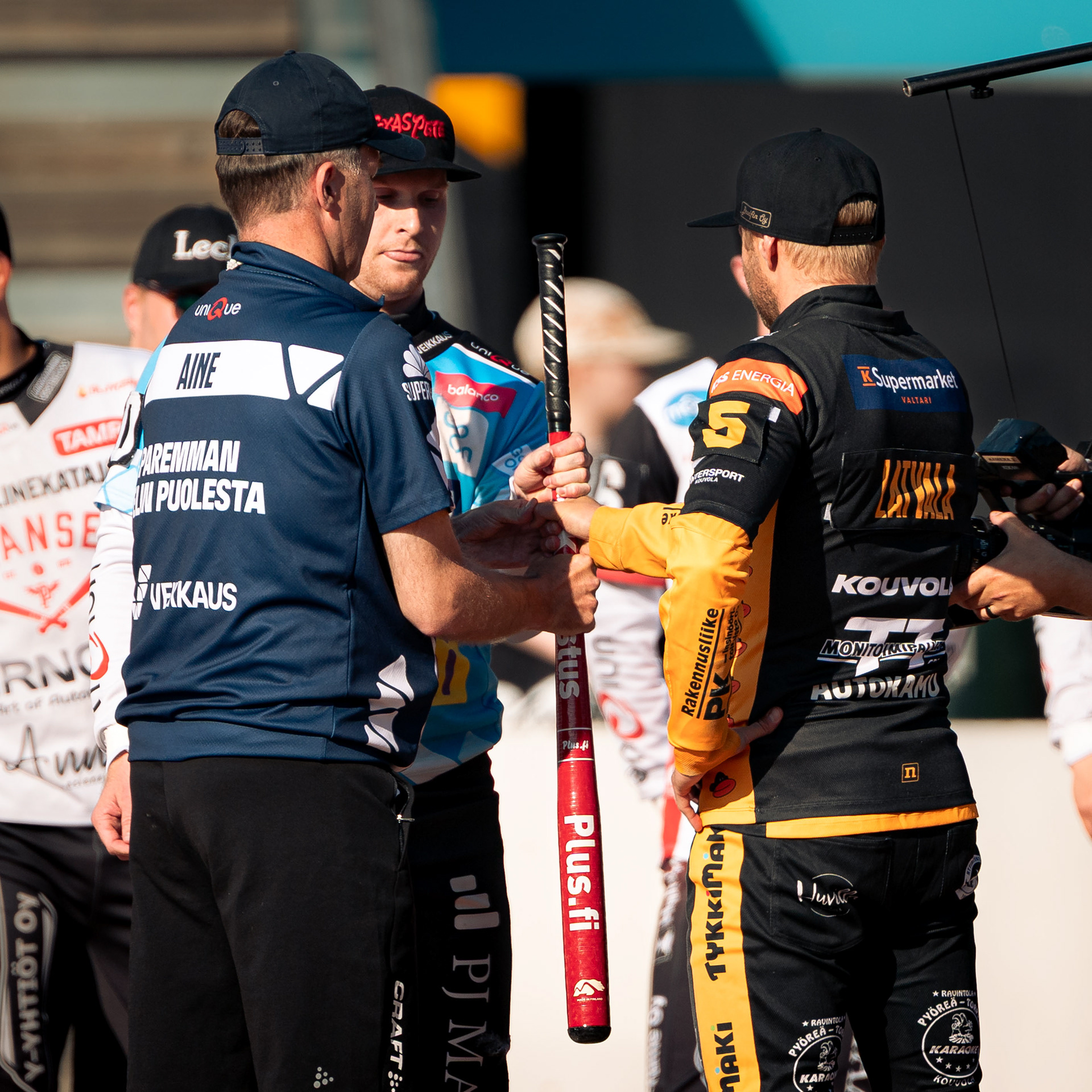 Hutunkeitossa arvotaan ottelun aloitusvuoro.