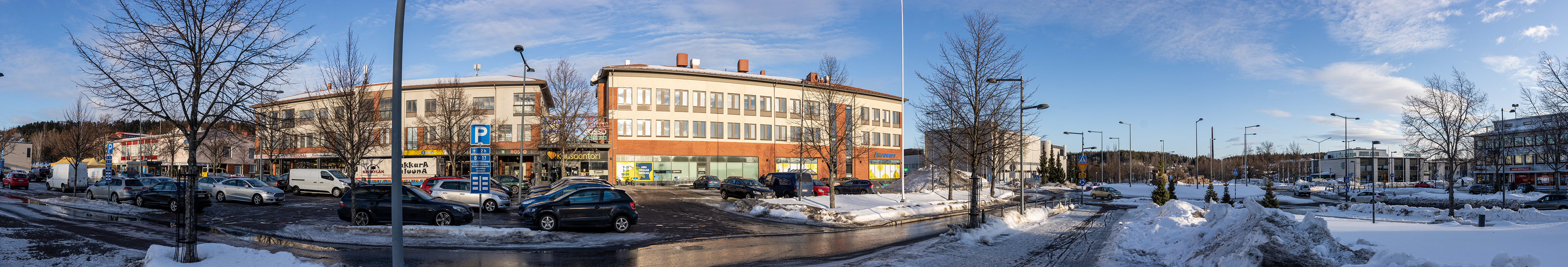 Panoraama Kuusankosken torilta (3.2022)