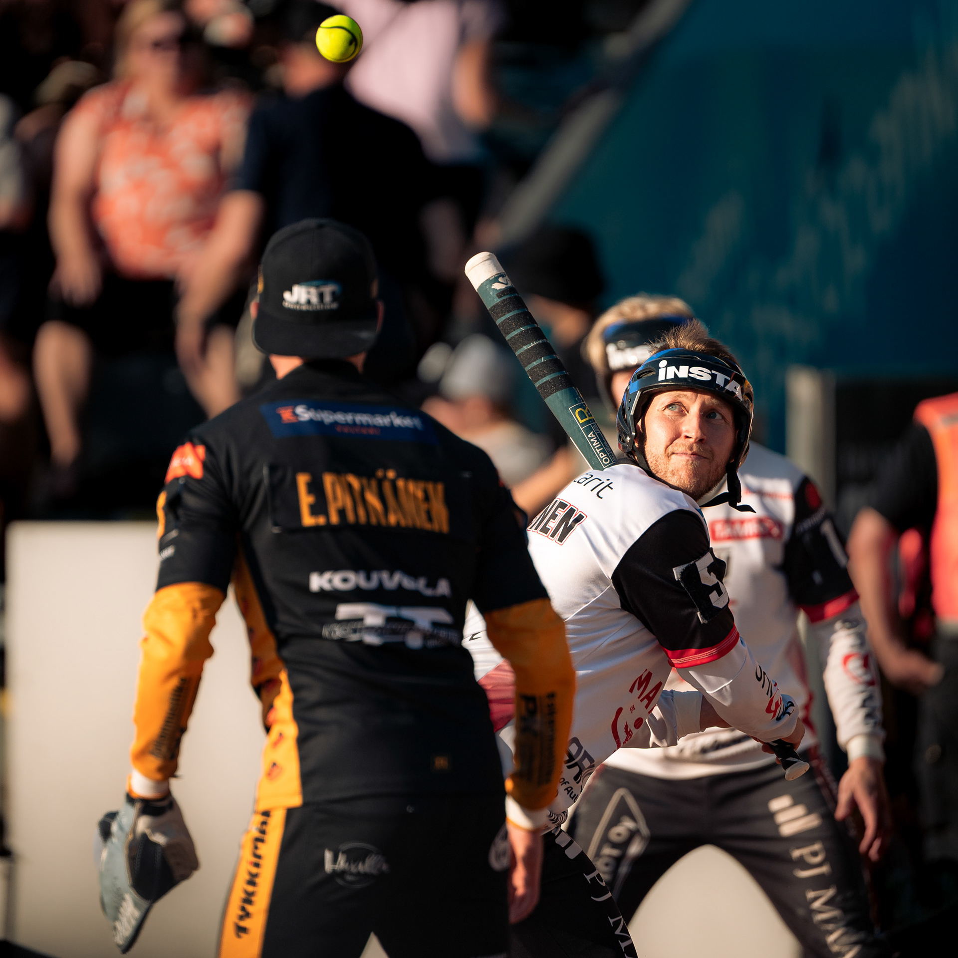 Mansen Antti Korhonen lyöntivuorossa.