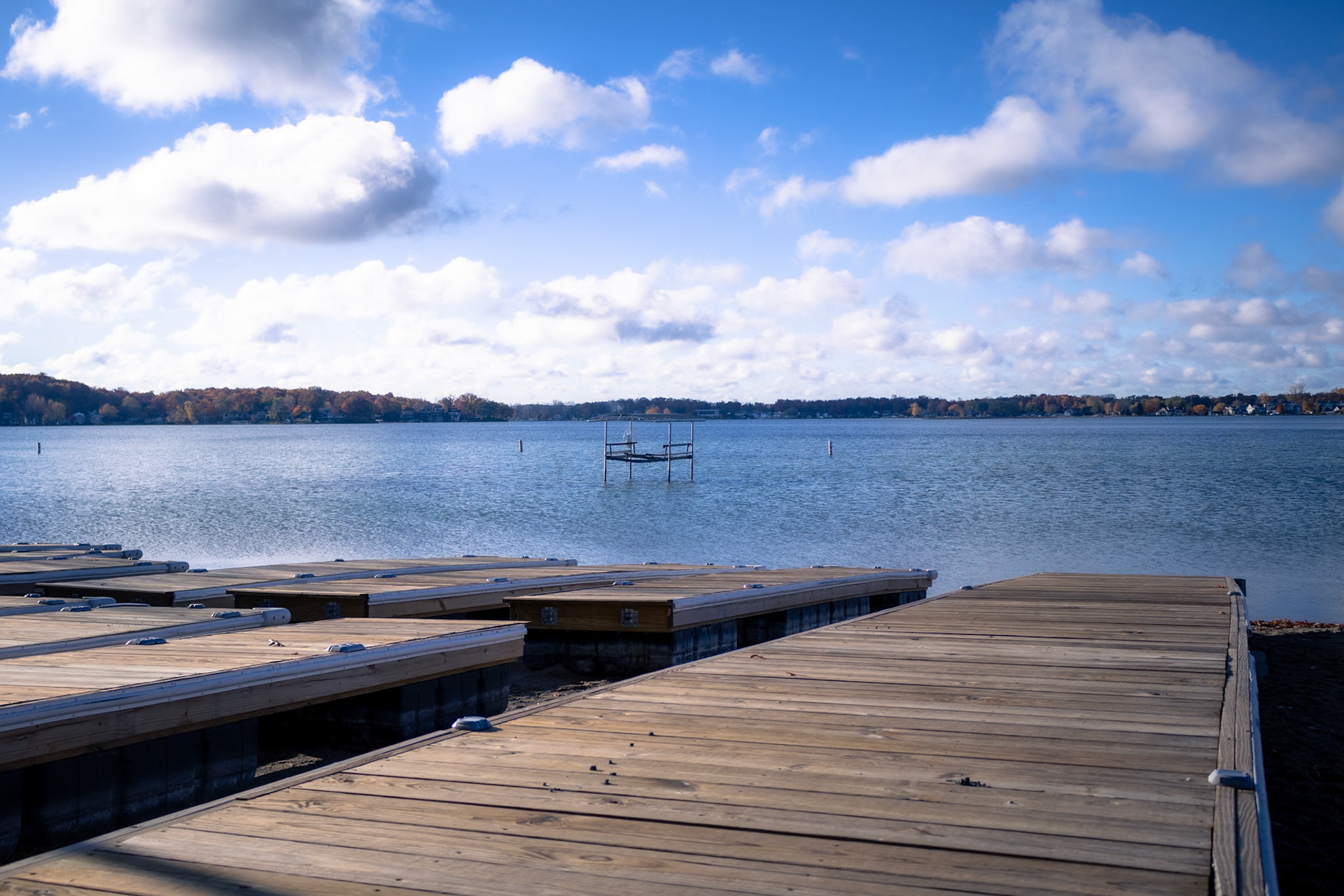 Floating piers brought onto shore to hibernate for the winter